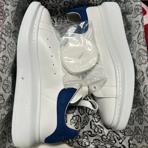 Men's Oversized Sneaker in Paris Blue